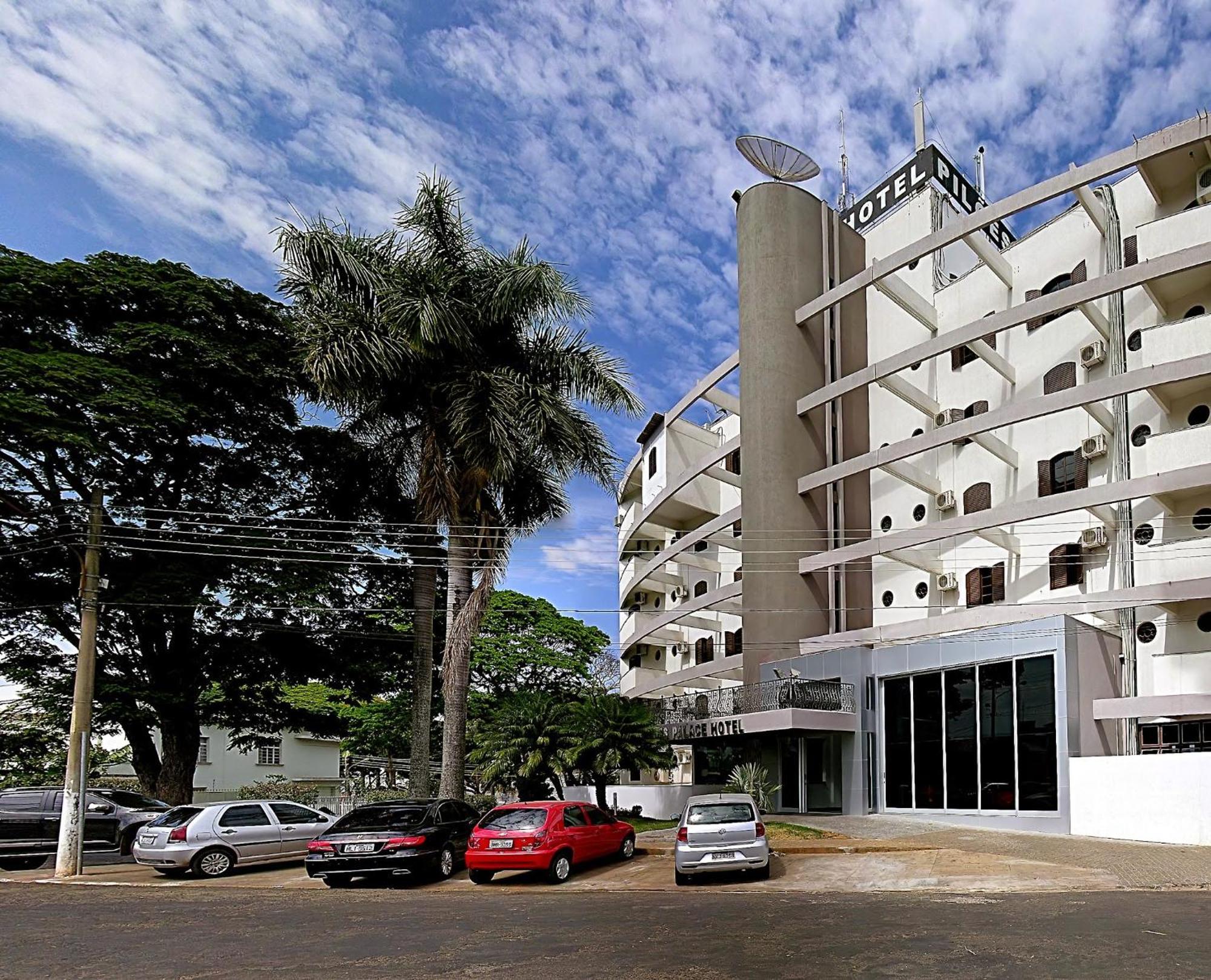 Piloes Palace Hotel Mineiros Buitenkant foto